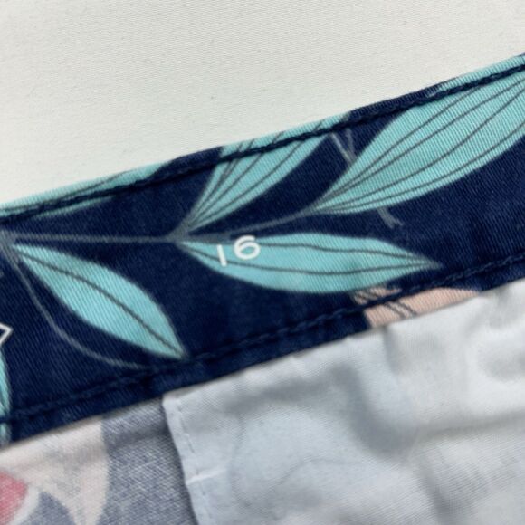 St Johns Bay Shorts Womens Size 16 Blue Floral Tropical Mid Rise Floral Beach - Picture 5 of 10